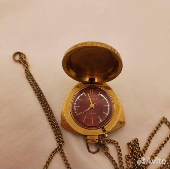 Часы-кулон. Винтаж. Заря