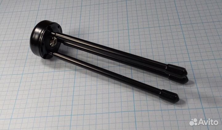 Настольный металический штатив на трех ножках