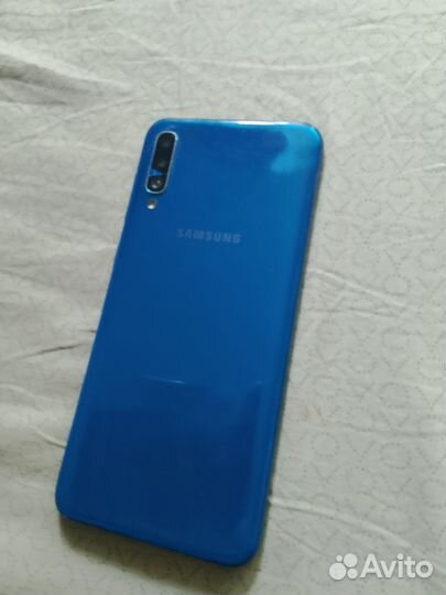 Samsung Galaxy A50, 4/64 ГБ