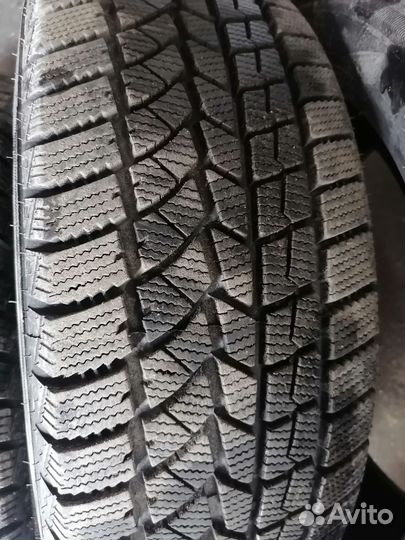 DoubleStar DW02 225/60 R17 99T