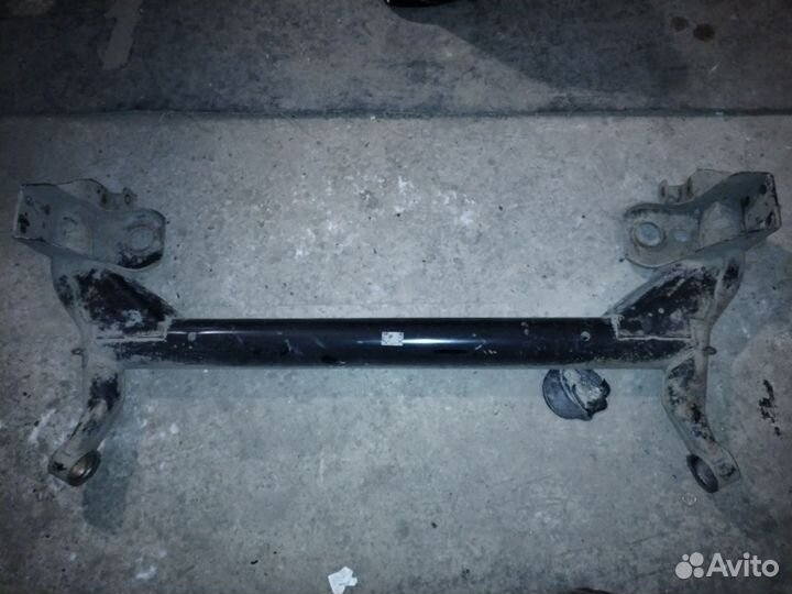 Балка задняя мазда Mazda Demio