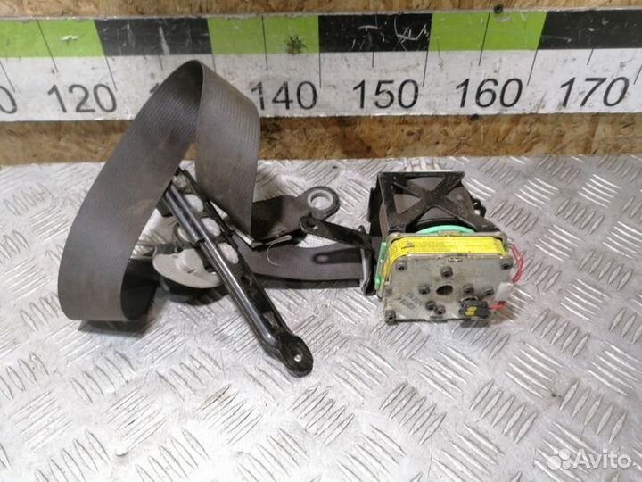 Ремень безопасности передний правый Toyota Corolla