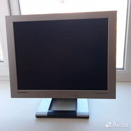Монитор Samsung SyncMaster 152 s