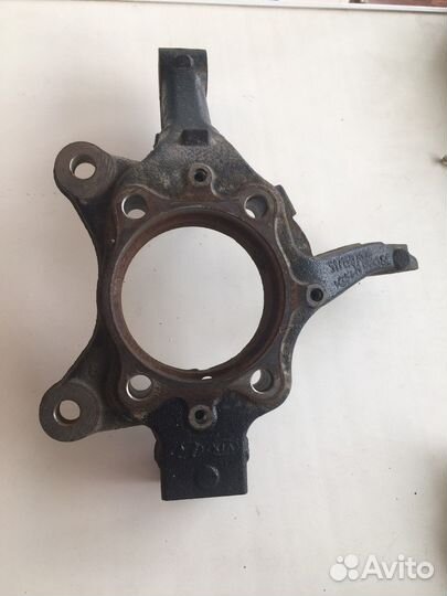 Передний левый поворотный кулак kia sportage 4