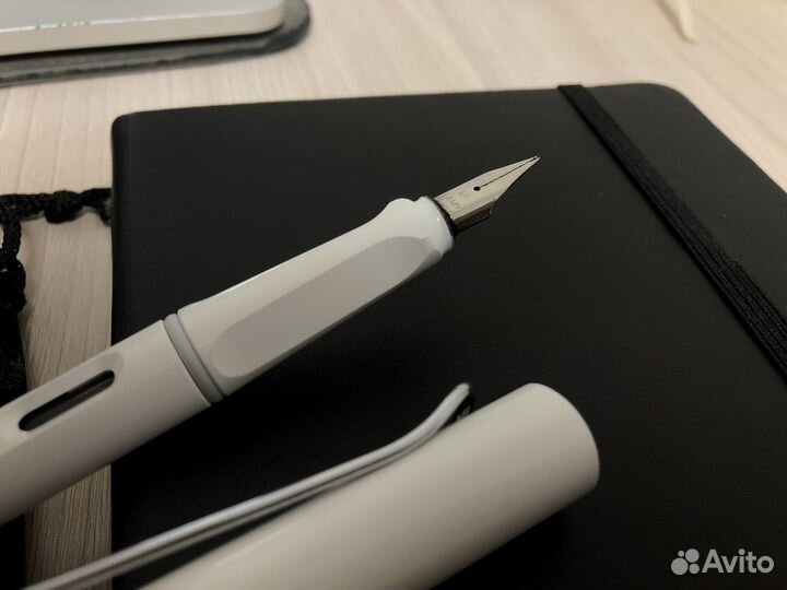 Перьевая ручка lamy