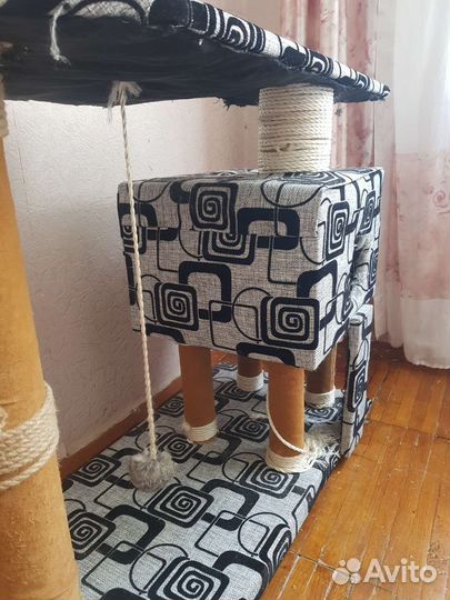 Домик для кошки с когтеточкой бу