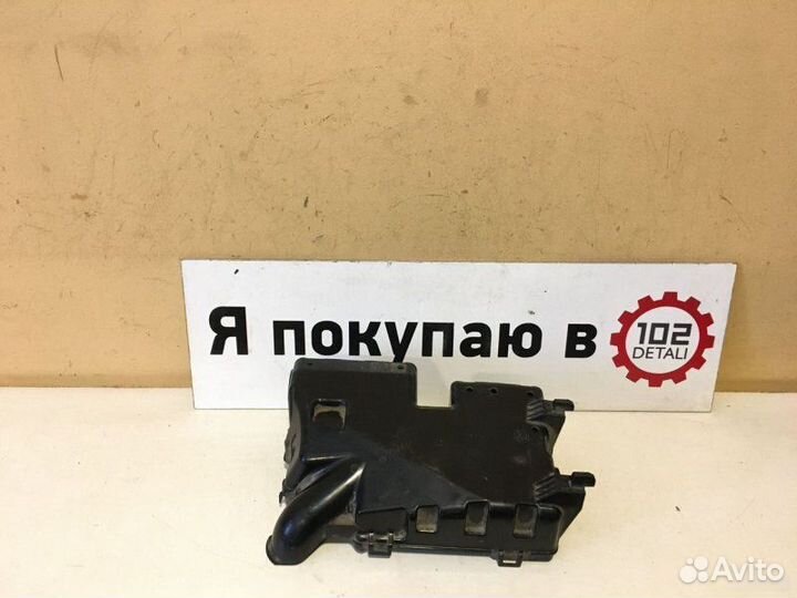 Корпус блока предохранителей Mazda 3 BL