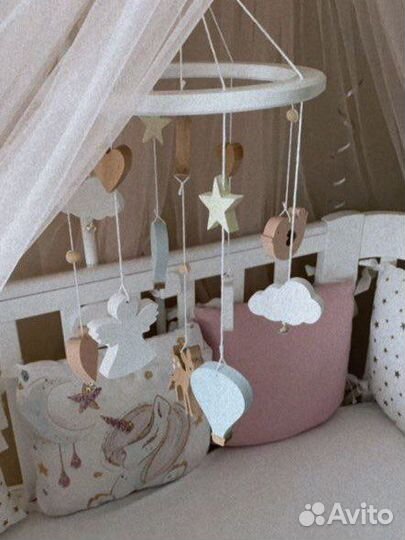 Детский мобиль в кроватку из дерева