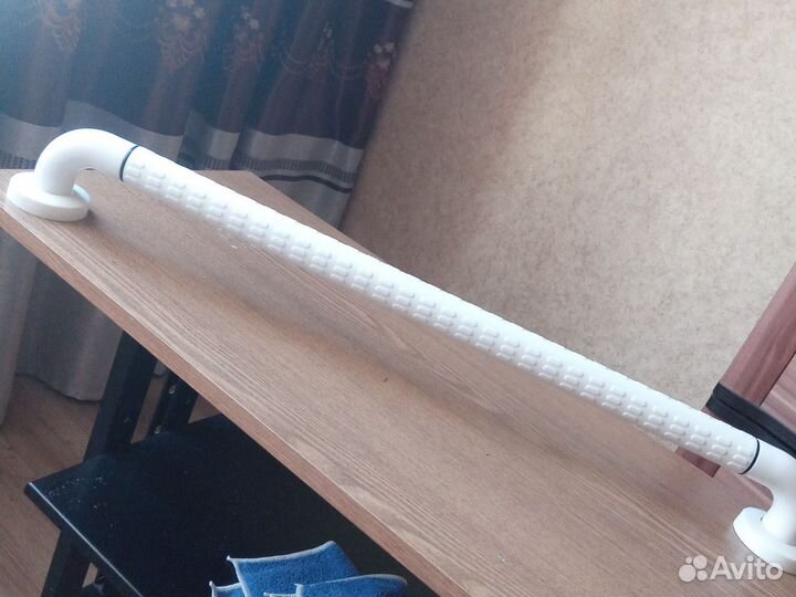 Поручень для ванной