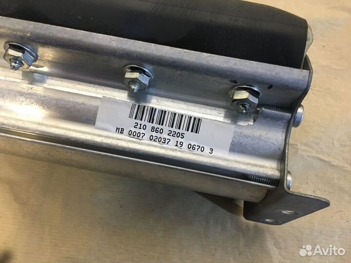 Подушка безопасности пассажирская Мерседес 210