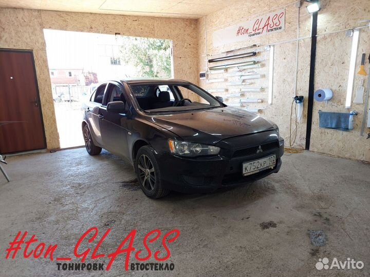 Лобовое стело на Mitsubishi Lancer