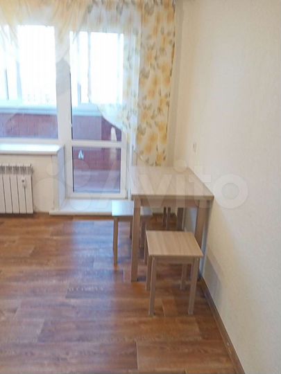 2-к. квартира, 60 м², 4/10 эт.