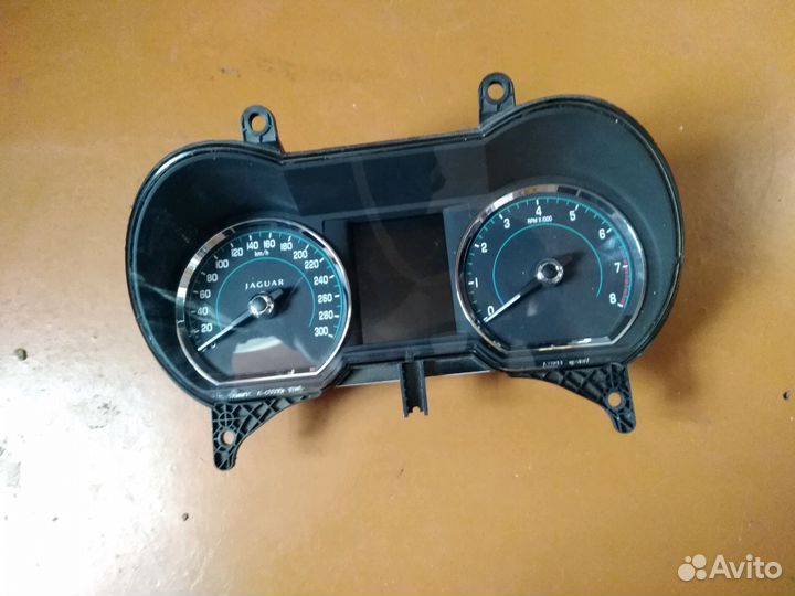 Панель приборов