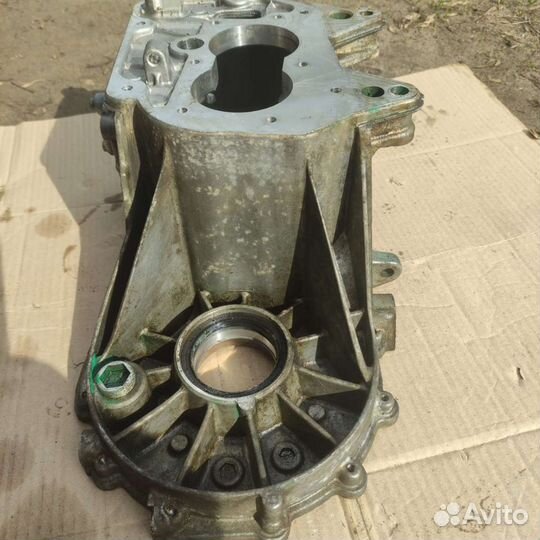 Корпус коробки передач Volkswagen Polo