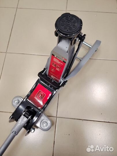 Домкрат низкопрофильный 2т matrix 51018