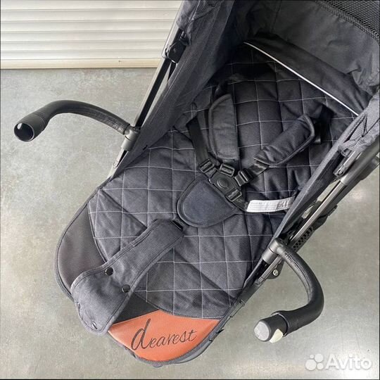 Детская прогулочная коляска