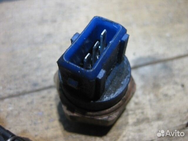 Датчик температуры двигателя Opel Vectra 1.6 1997