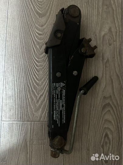 Домкрат рычажно-винтовой