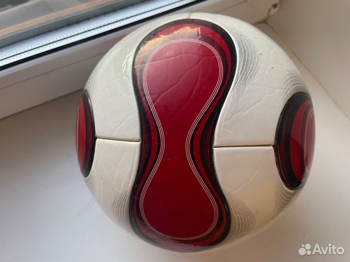 Футбольный мяч Adidas Teamgeist
