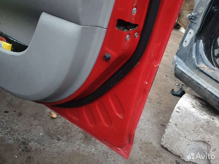 Передний правый дверь в сборе киа пиканто 1