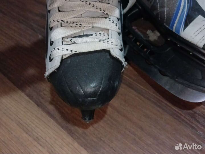 Коньки хоккейные