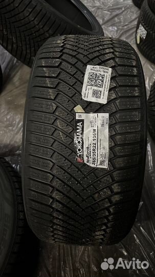 Yokohama BluEarth Winter V906 285/35 R22 и 315/30 R22 106W