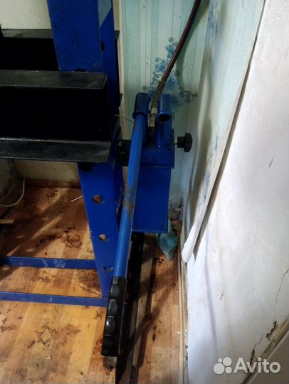 Гидравлический гаражный пресс на 30 тонн