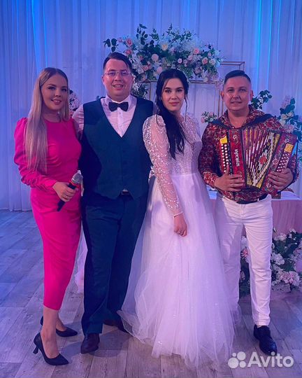 Ведущая,гармонь,ди-джей