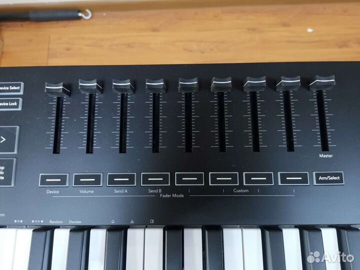 Midi-клавиатура 49 Novation Launchkey 49 MK3
