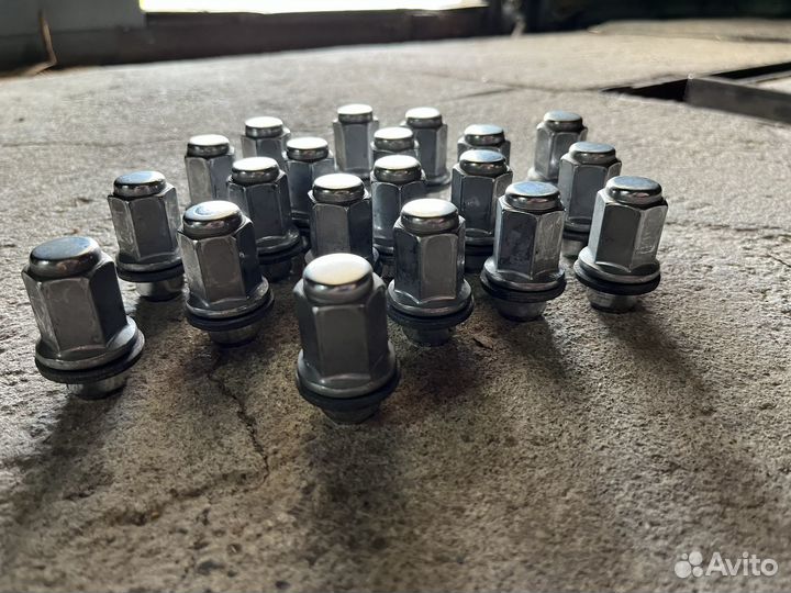 Колесные гайки японские
