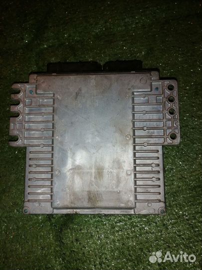 Блок управления двигателем VQ35DE MEC60-010 Nissan