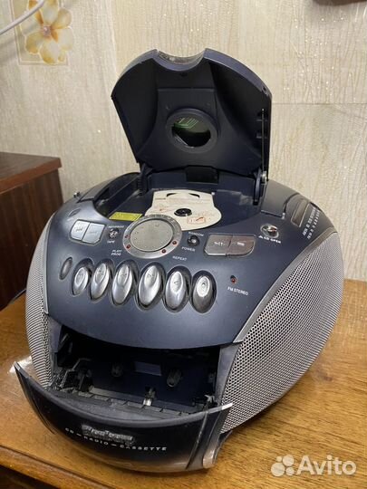 Магнитофон elenberg