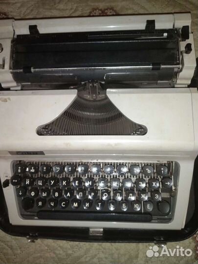 Пишущая машинка