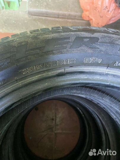 Bridgestone Dueler H/P 235/50 R18