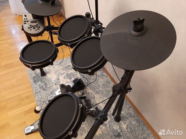 Электронная барабанная установка alesis