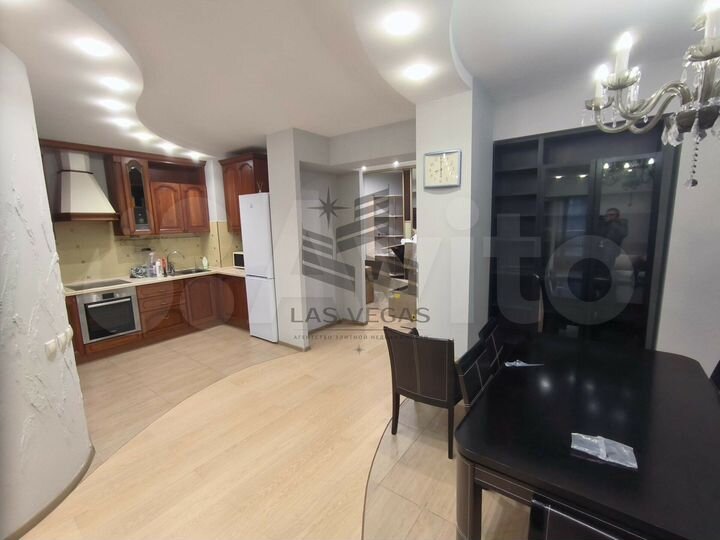 2-к. квартира, 84 м², 3/23 эт.