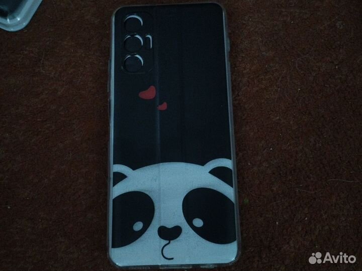 Чехлы на телефон