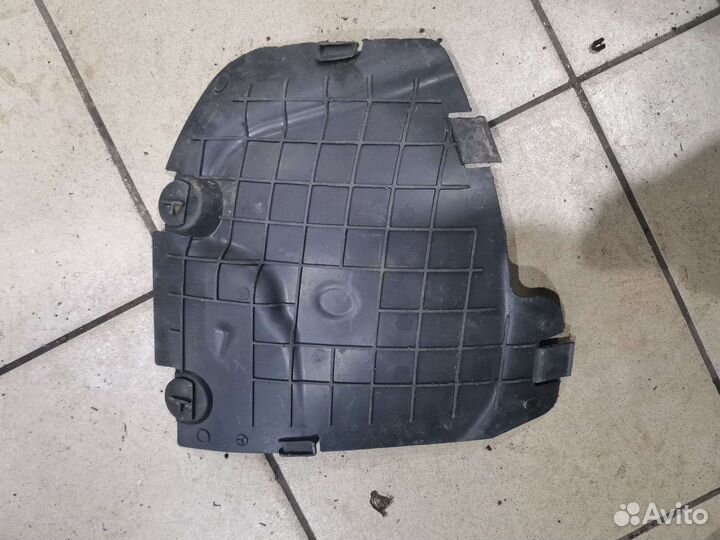 Mercedes w205 Лючок локера левый