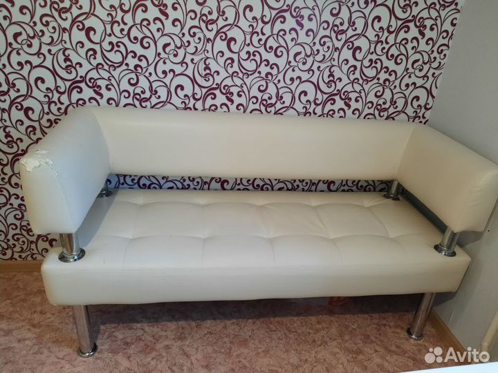 Кожаный диван бу