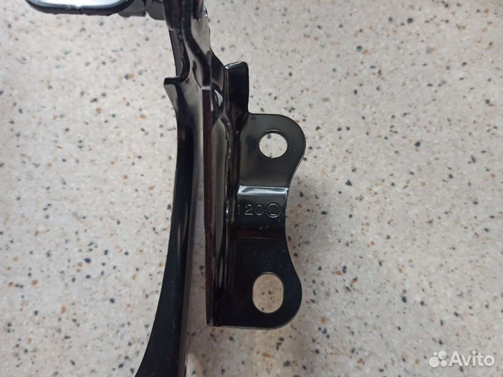 Rav 4 петля капота