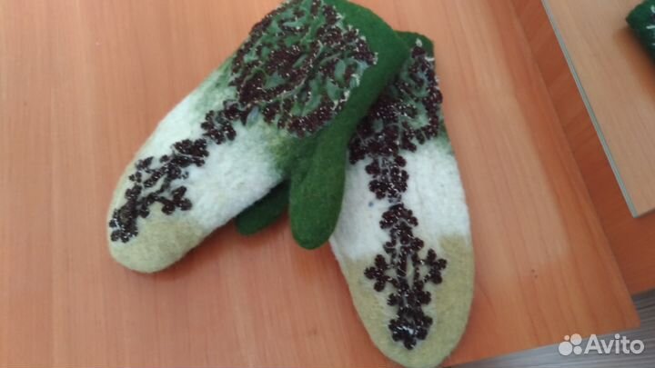 Валяные изделия (варежки, носки, палантины и проч)