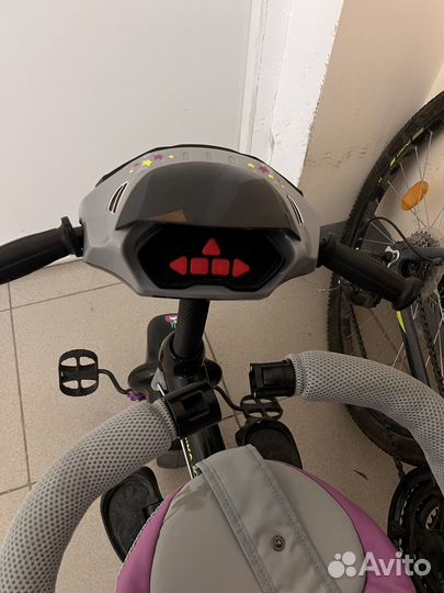 Трехколесный велосипед с родительской ручкой