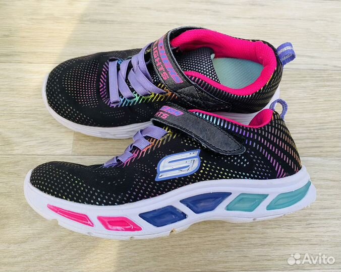 Кроссовки для девочки Skechers