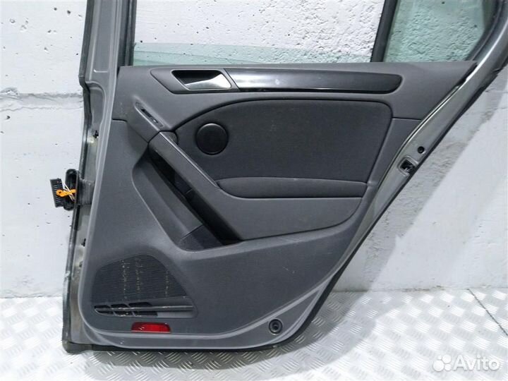 Обшивка двери задняя Volkswagen Golf 6 5K4867212