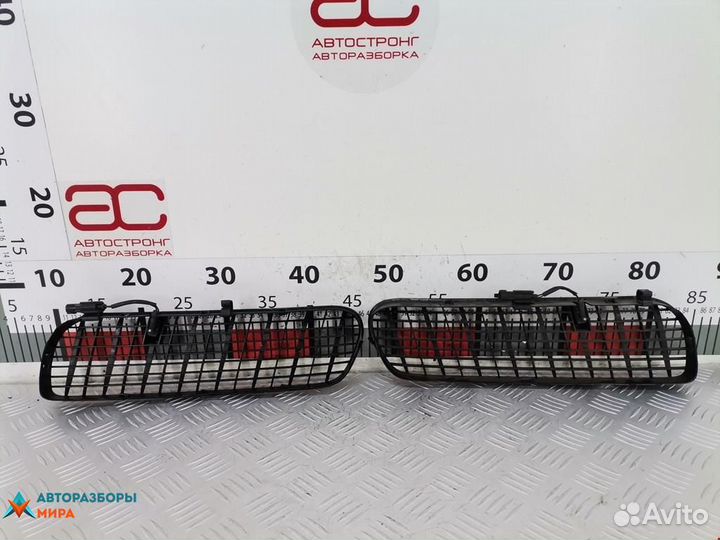 Решетка капота BMW X5 E53 рест. 2004 51137113729