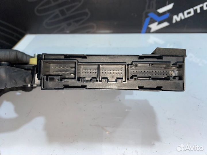 Мотор стеклоподъемника задний левый Volkswagen