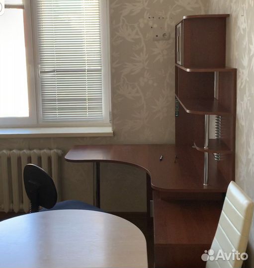 Стол компьютернй угловой бу