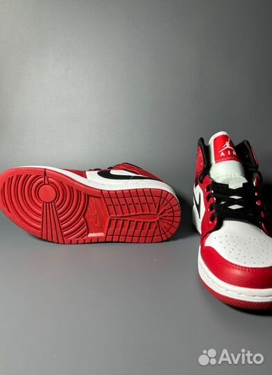 Кроссовки Air Jordan 1 Retro High OG Chicago Люкс