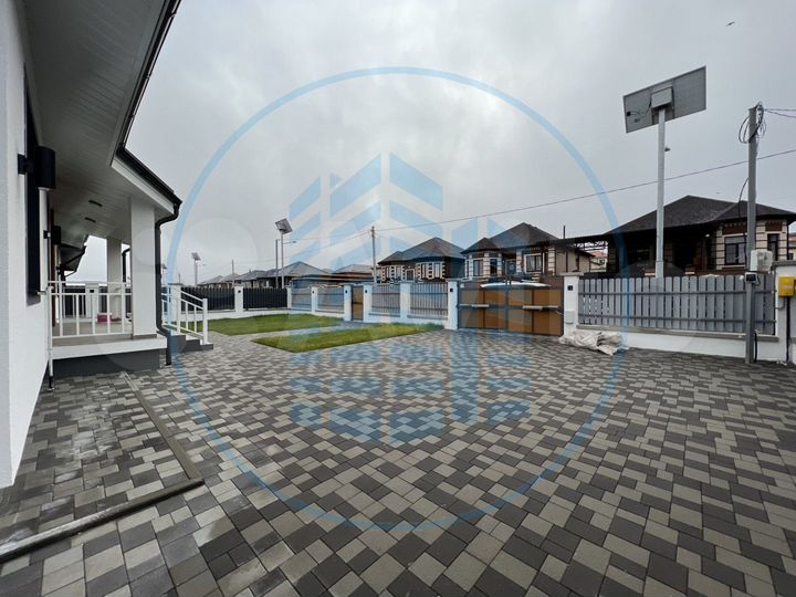 Дом 203,5 м² на участке 7,2 сот.