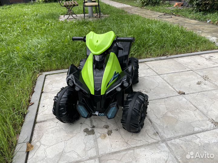 Детский квадроцикл на аккумуляторе